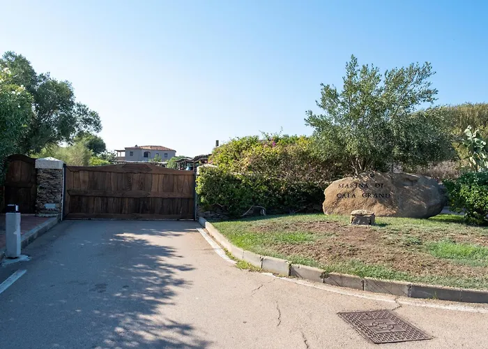 Cala Granu Con Piscina Privata E Vista Mare